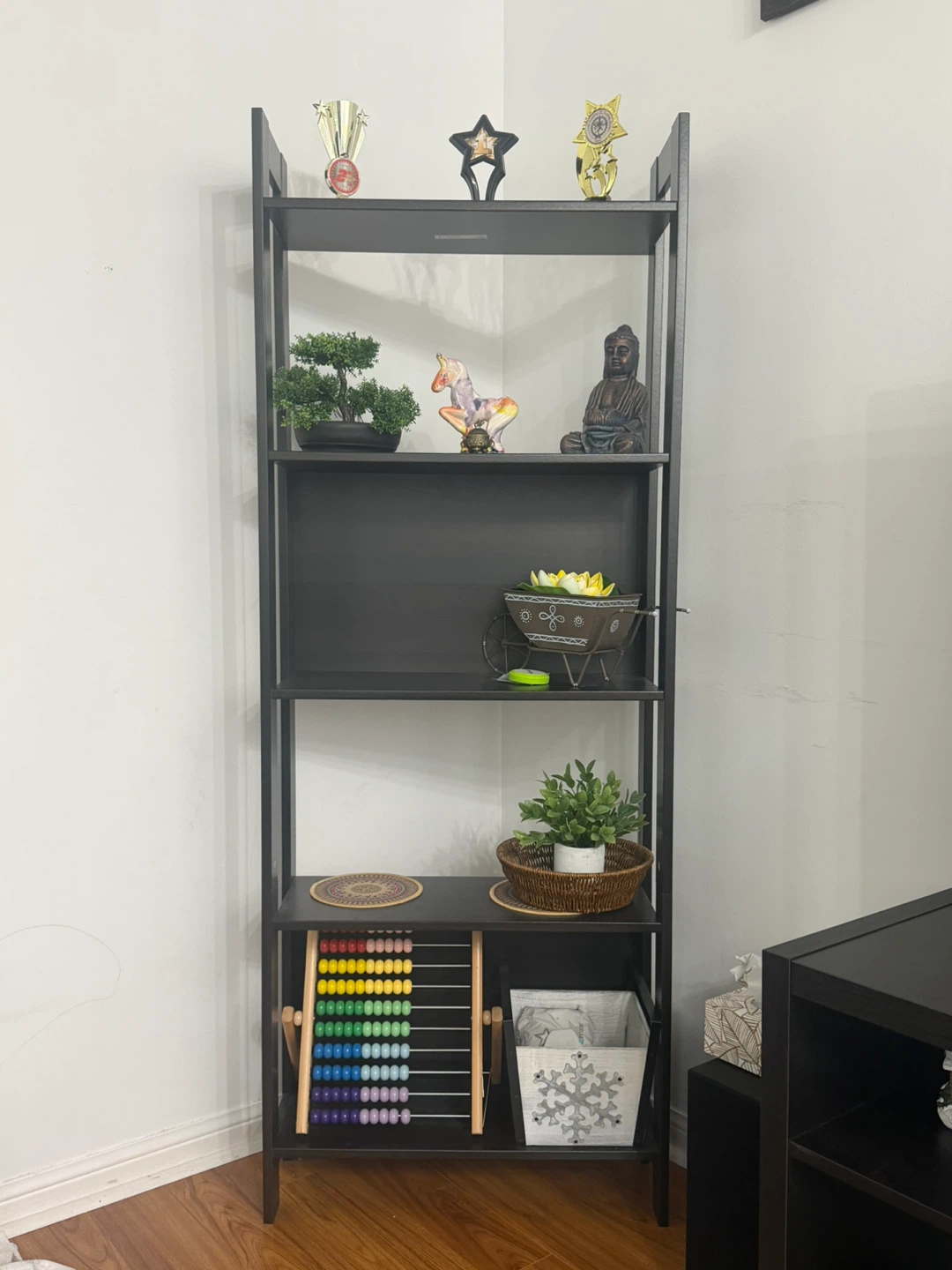 Black 5-Shelf Ladder Bookshelf