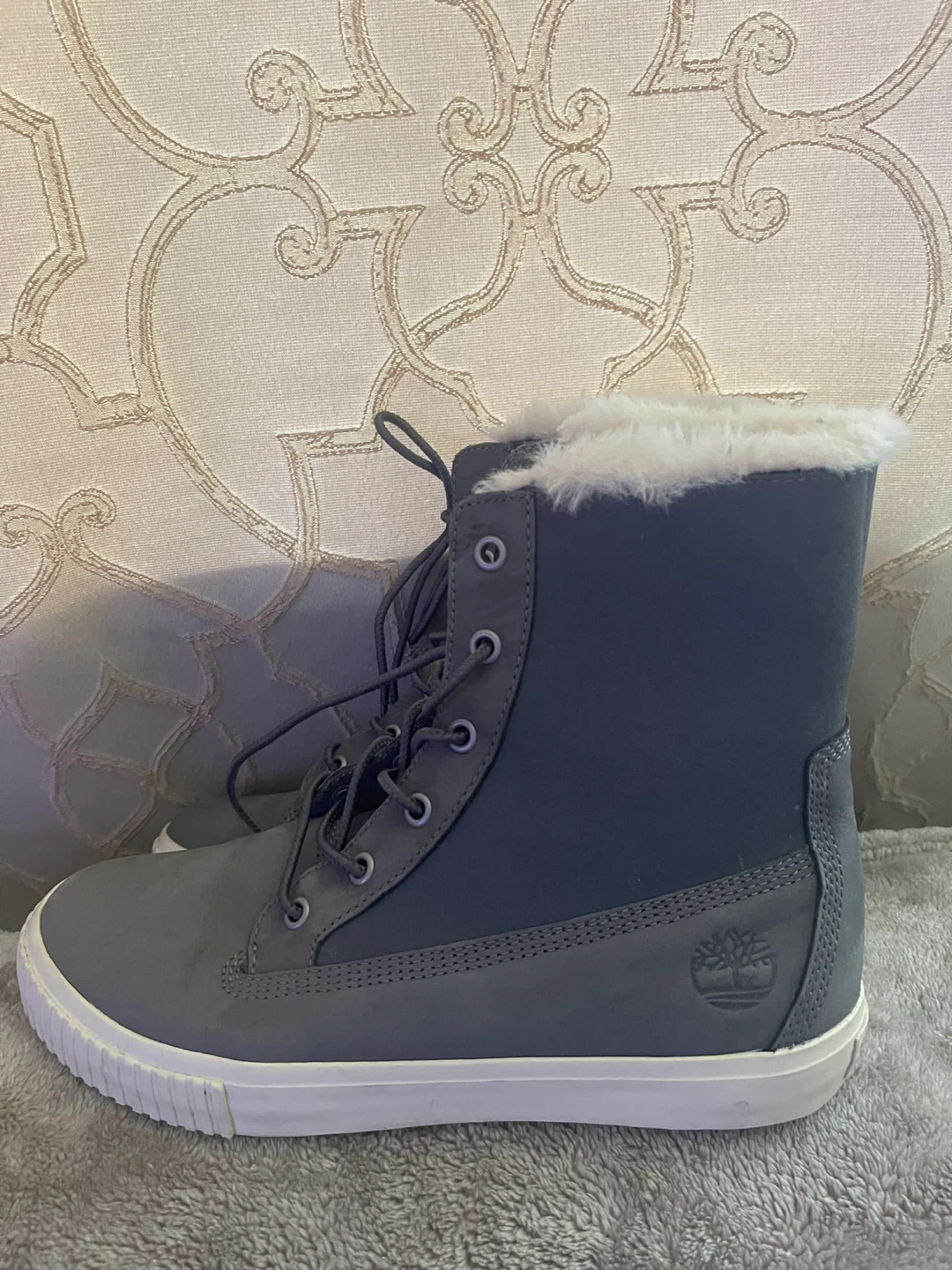 Timberland Women's Grey Fur Lined Boots Size 8.5