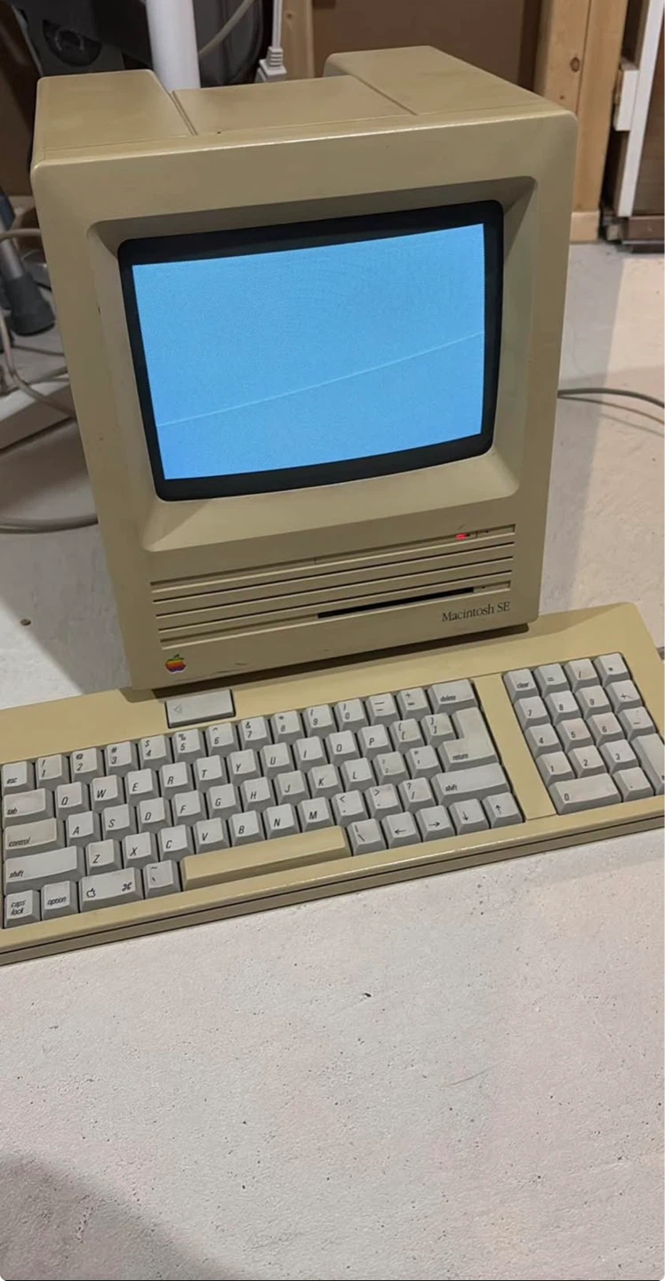 Apple Macintosh SE