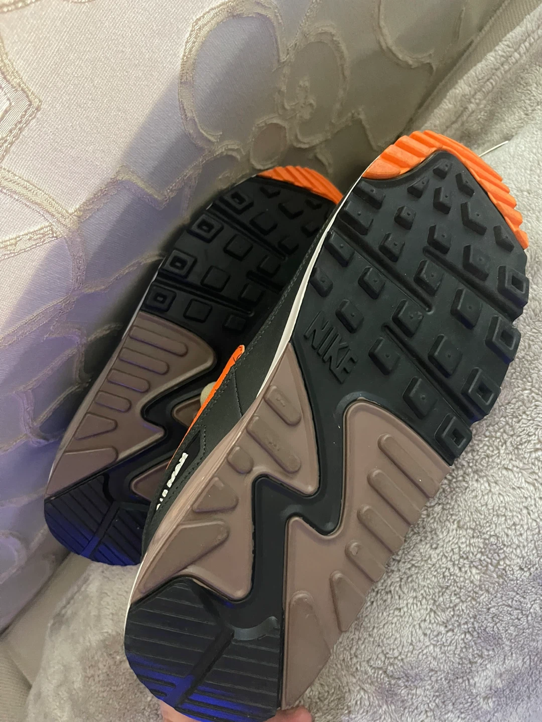 Nike Air Max 90 Shoes - Size 8 - photo 3