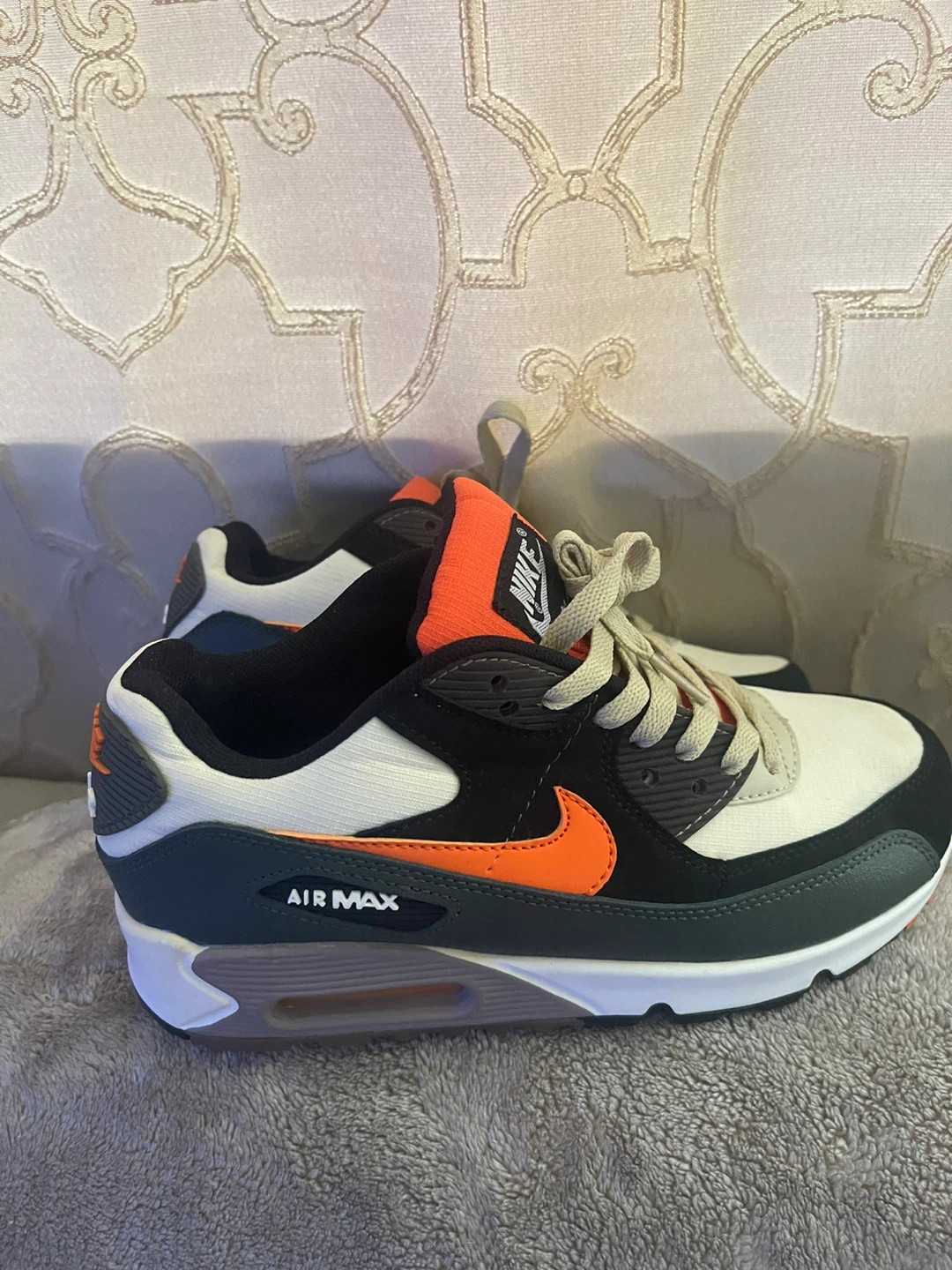 Nike Air Max 90 Shoes - Size 8