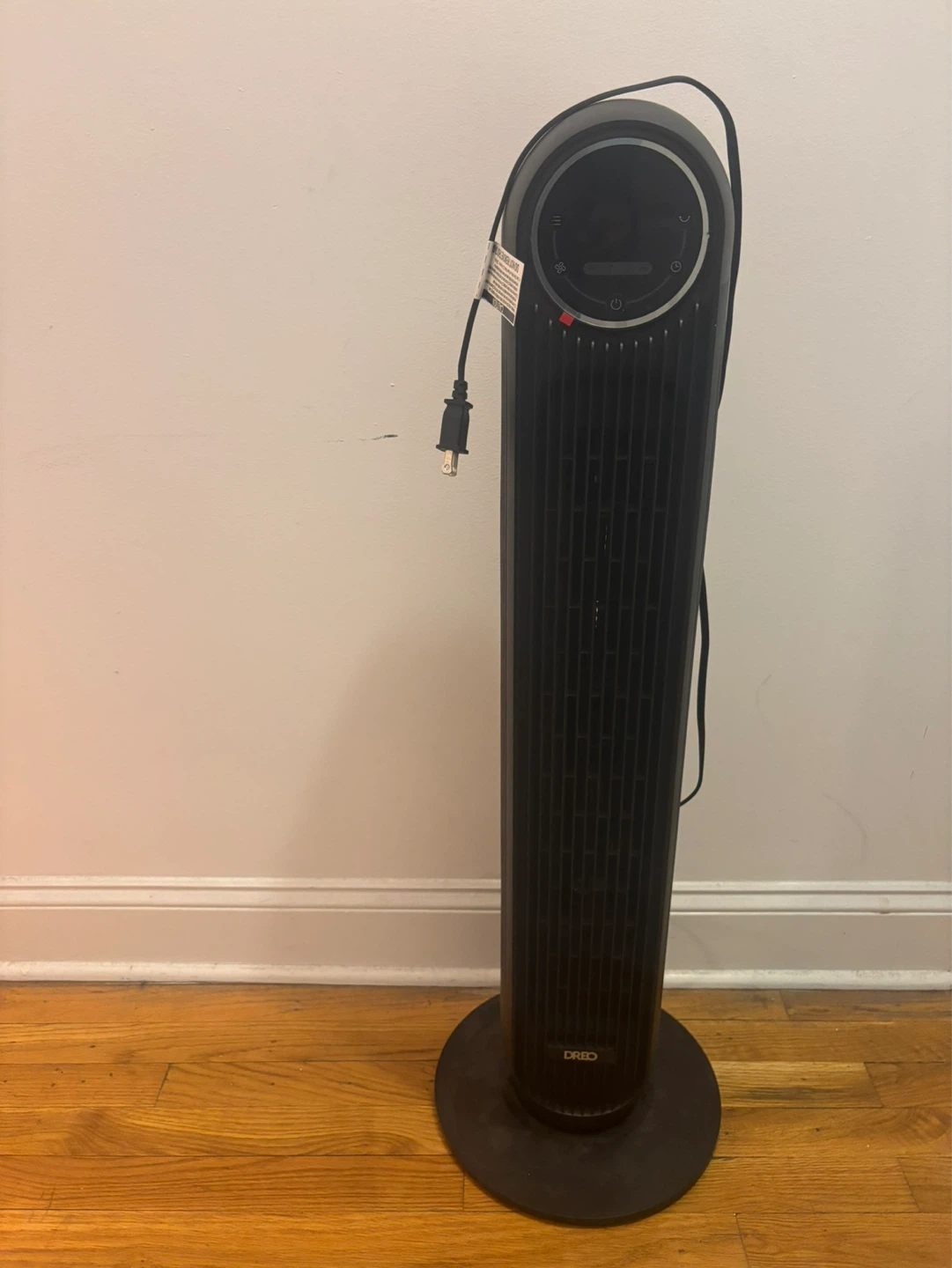 Dreo Tower Fan in excellent condition
