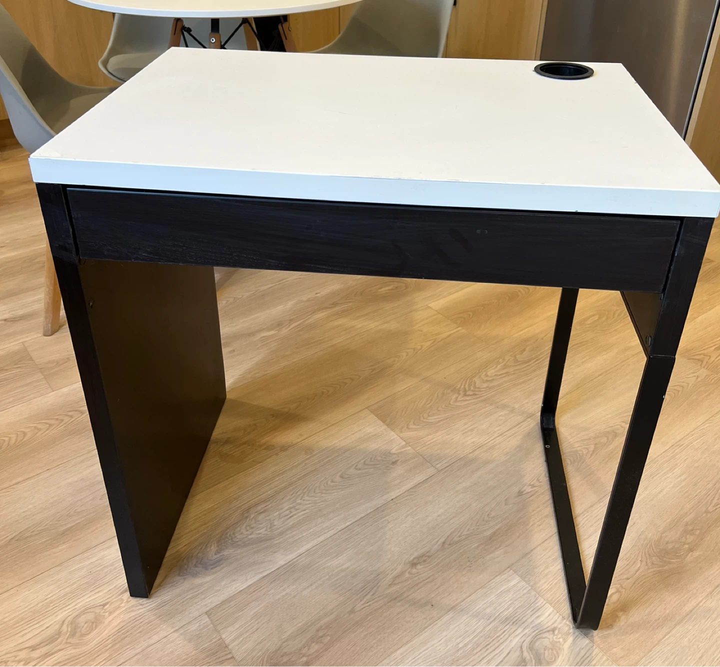 White and brown desk with drawer