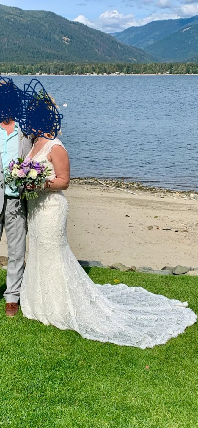 White Lace Wedding Dress - photo 2