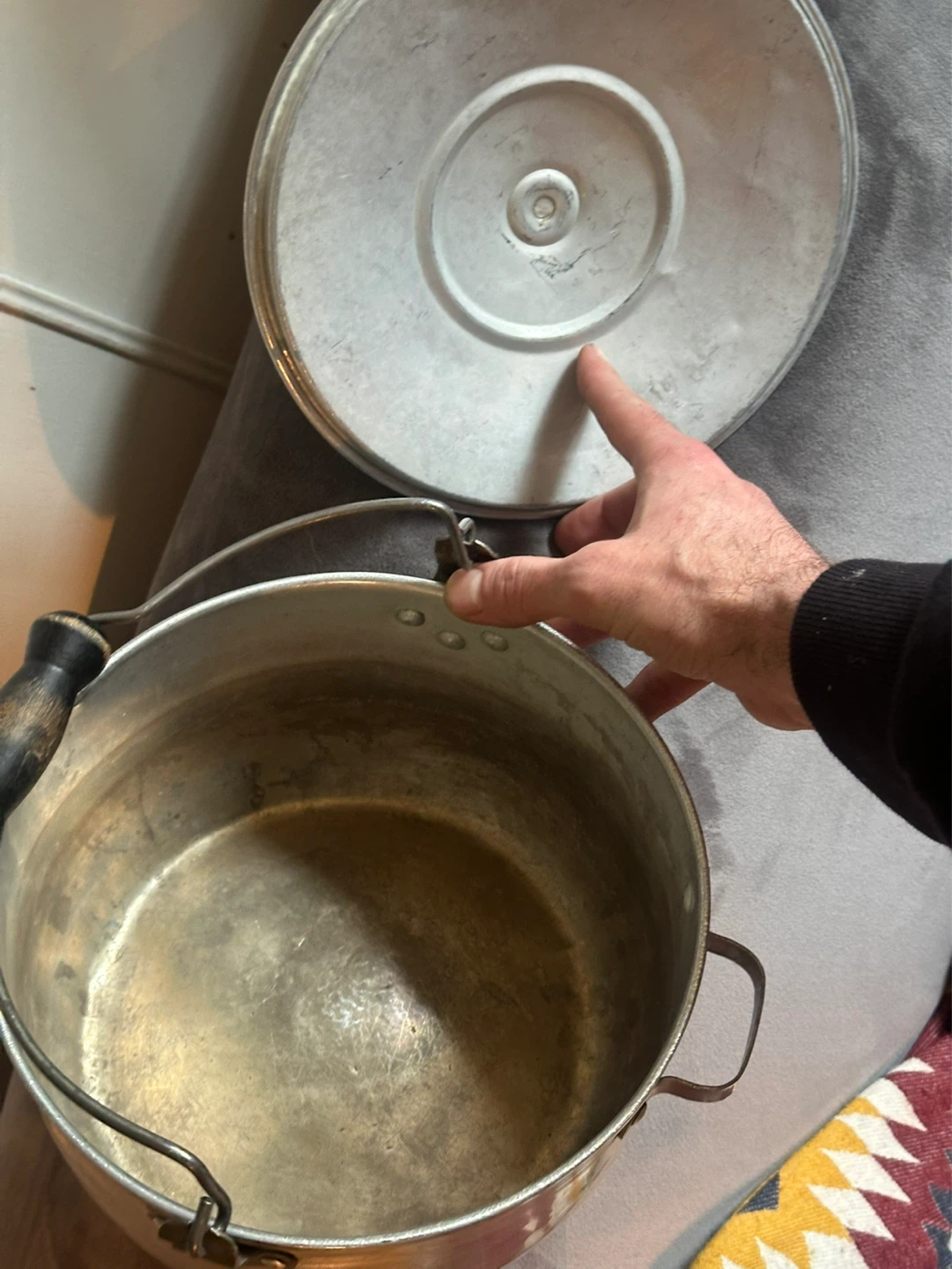 Vintage Walker Ware Metal  Stock/camping Pot - photo 4