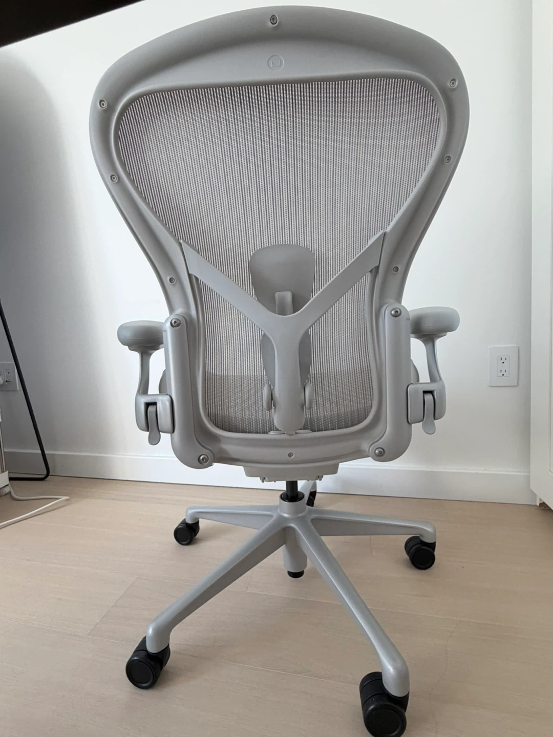 Herman Miller Aeron Chair - grey - photo 2