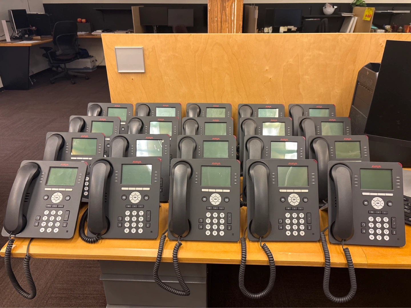 Avaya IP Phones - Lot of 20