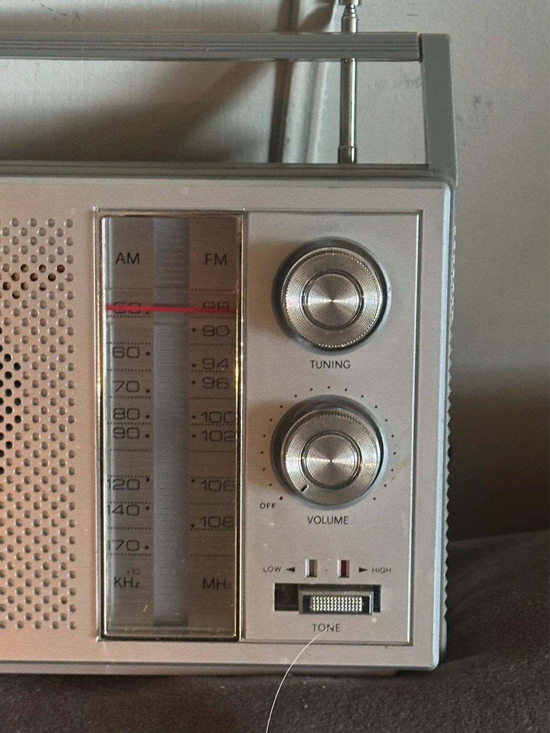 Vintage Radio Shack Realistic am/fm band radio - photo 2