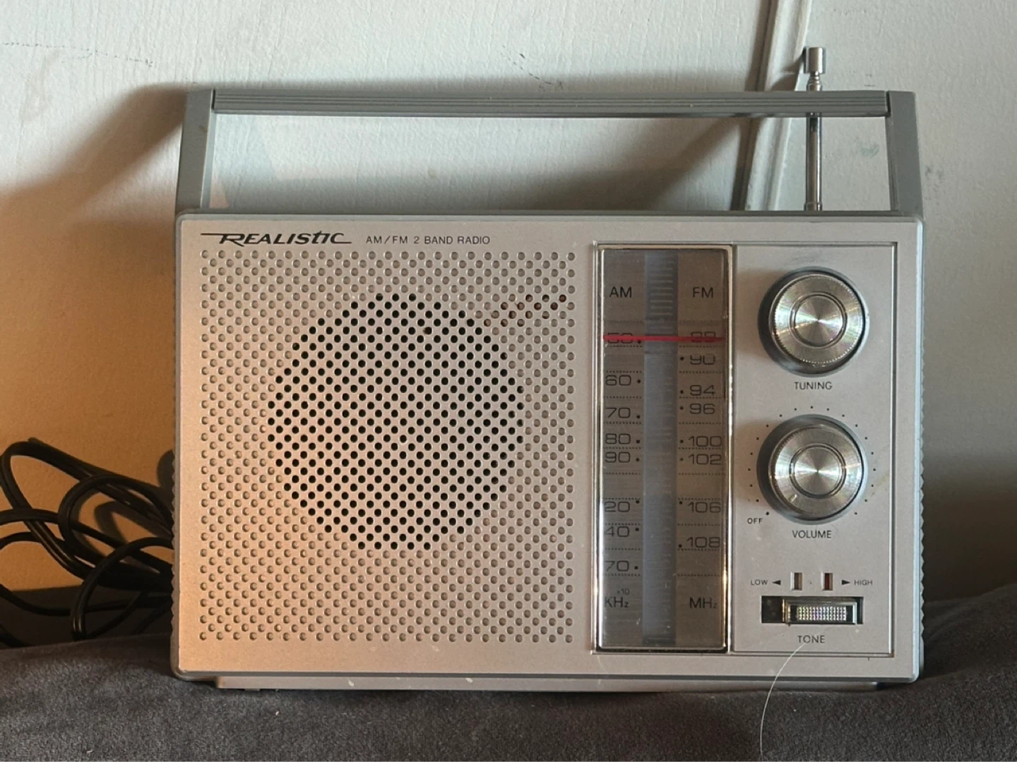 Vintage Radio Shack Realistic am/fm band radio