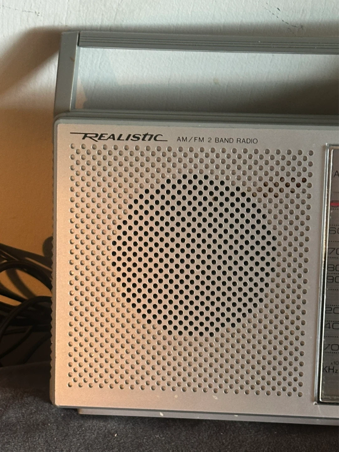 Vintage Radio Shack Realistic am/fm band radio - photo 3