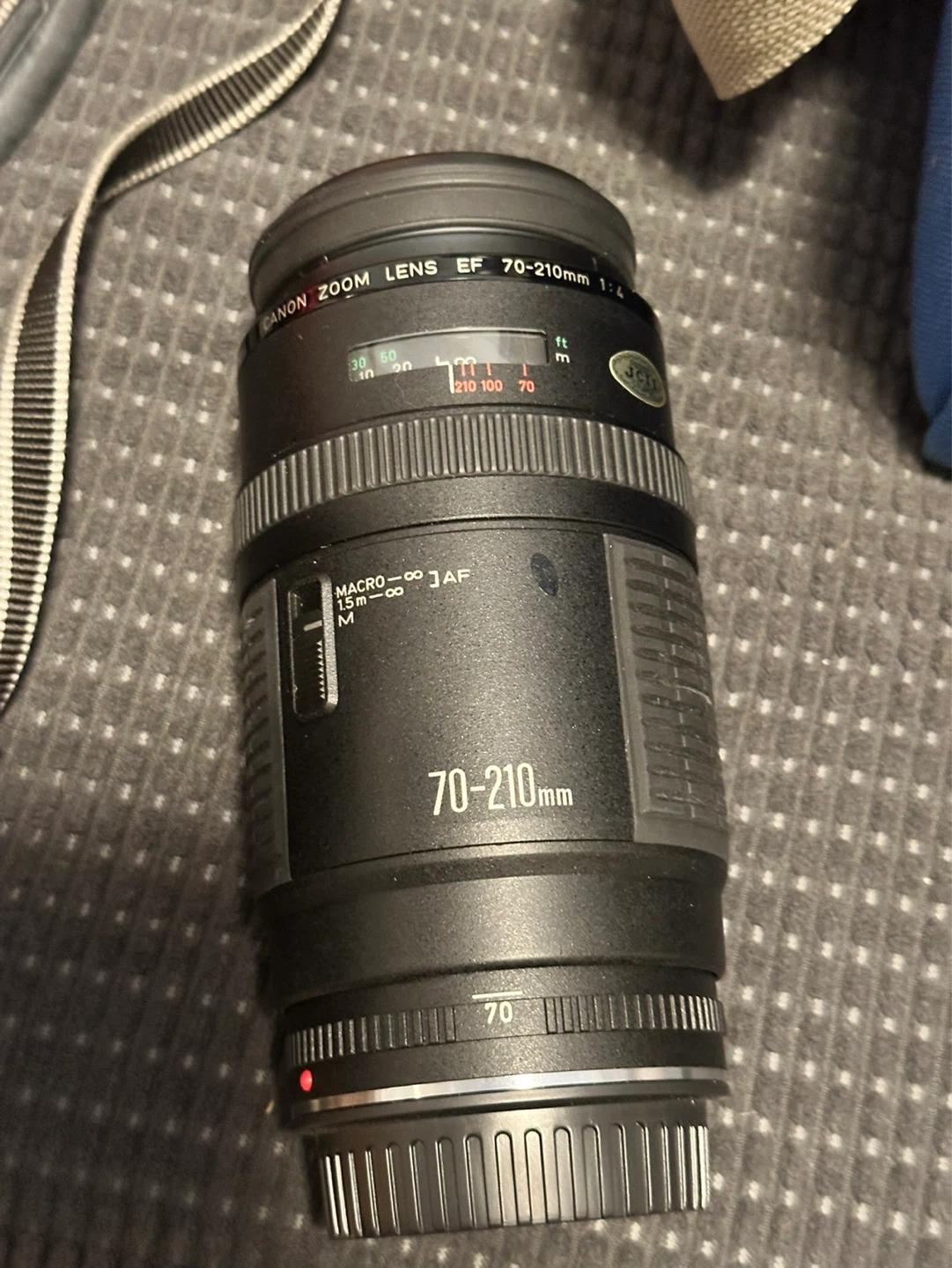 Canon EF 70-210mm f/4 Zoom Lens