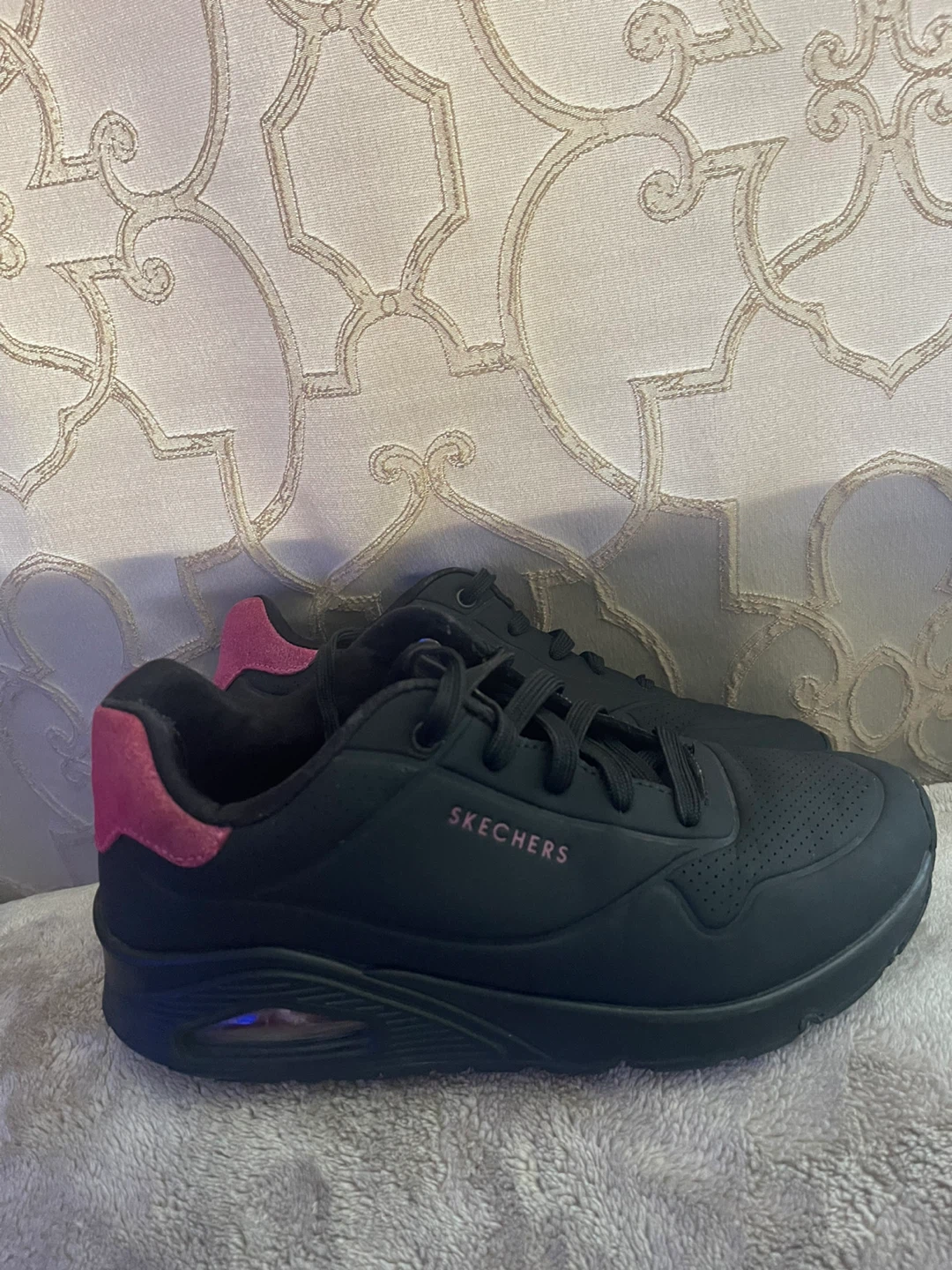 Skechers Women's Black & Pink Sneakers