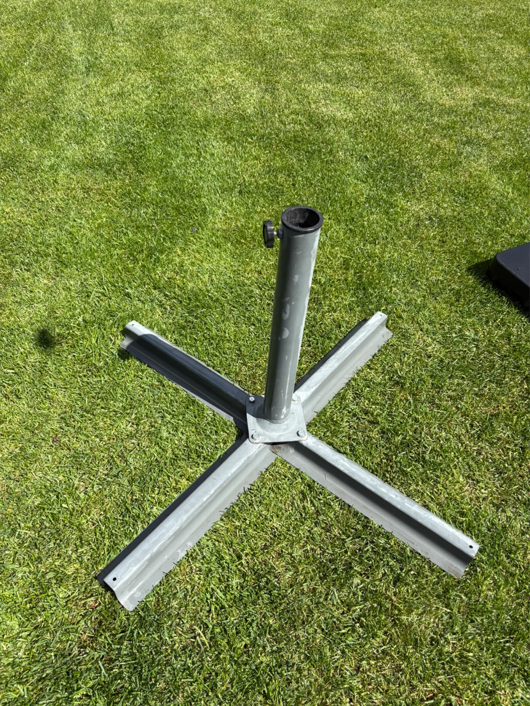 Patio umbrella stand with weights