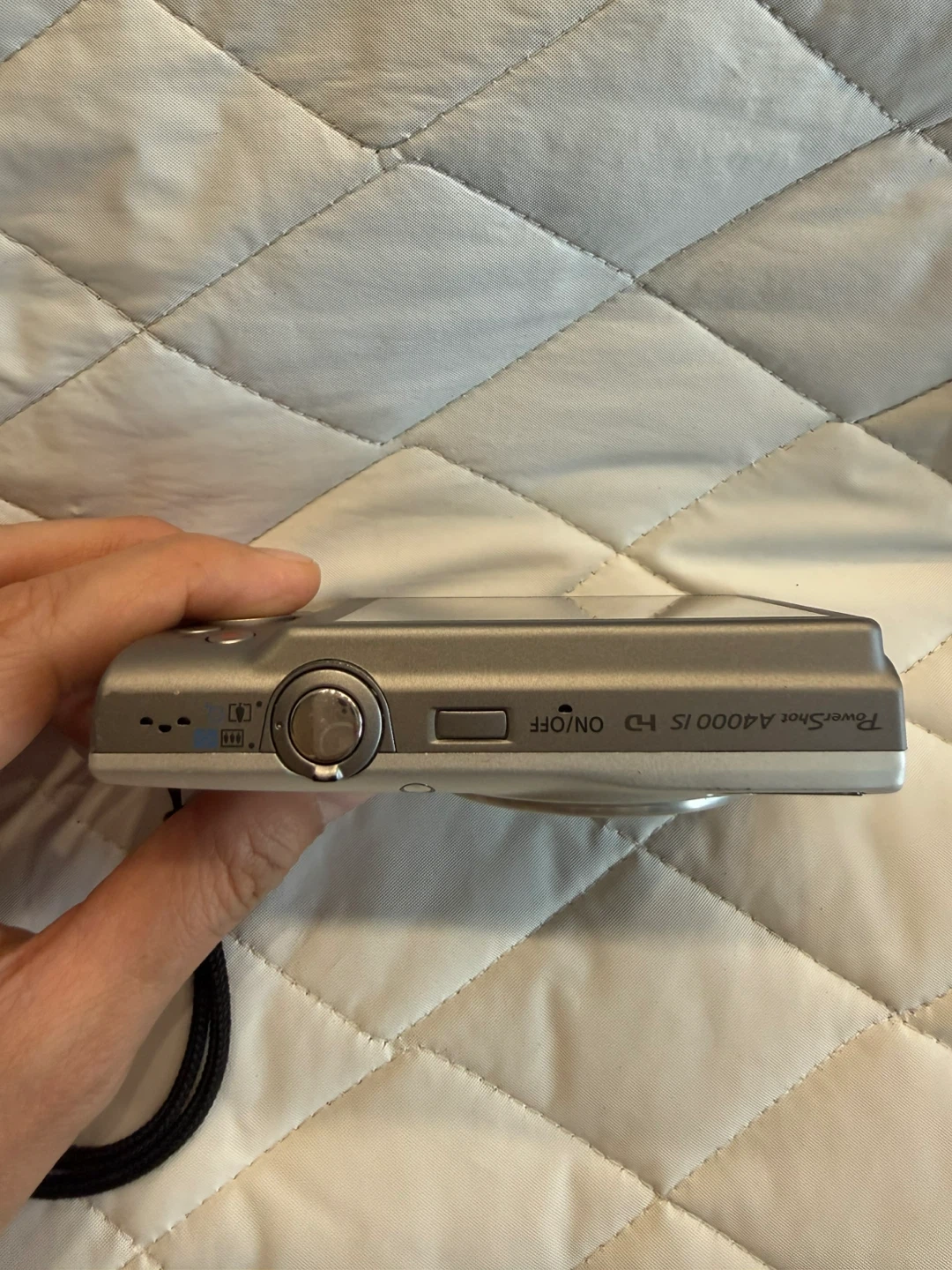 Canon PowerShot A4000 IS Digital Camera - photo 2