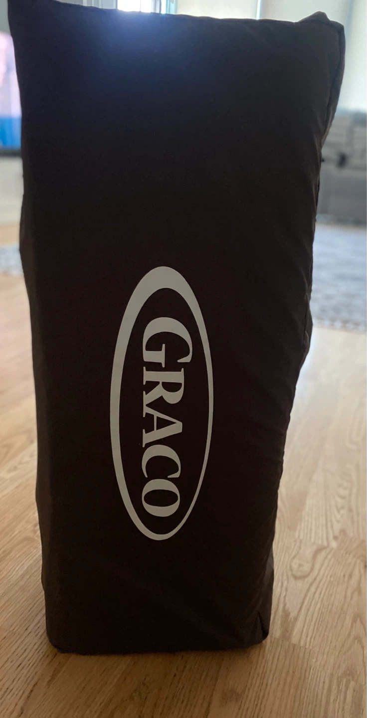 Graco Pack 'n Play Playard with Mattress & Sheet