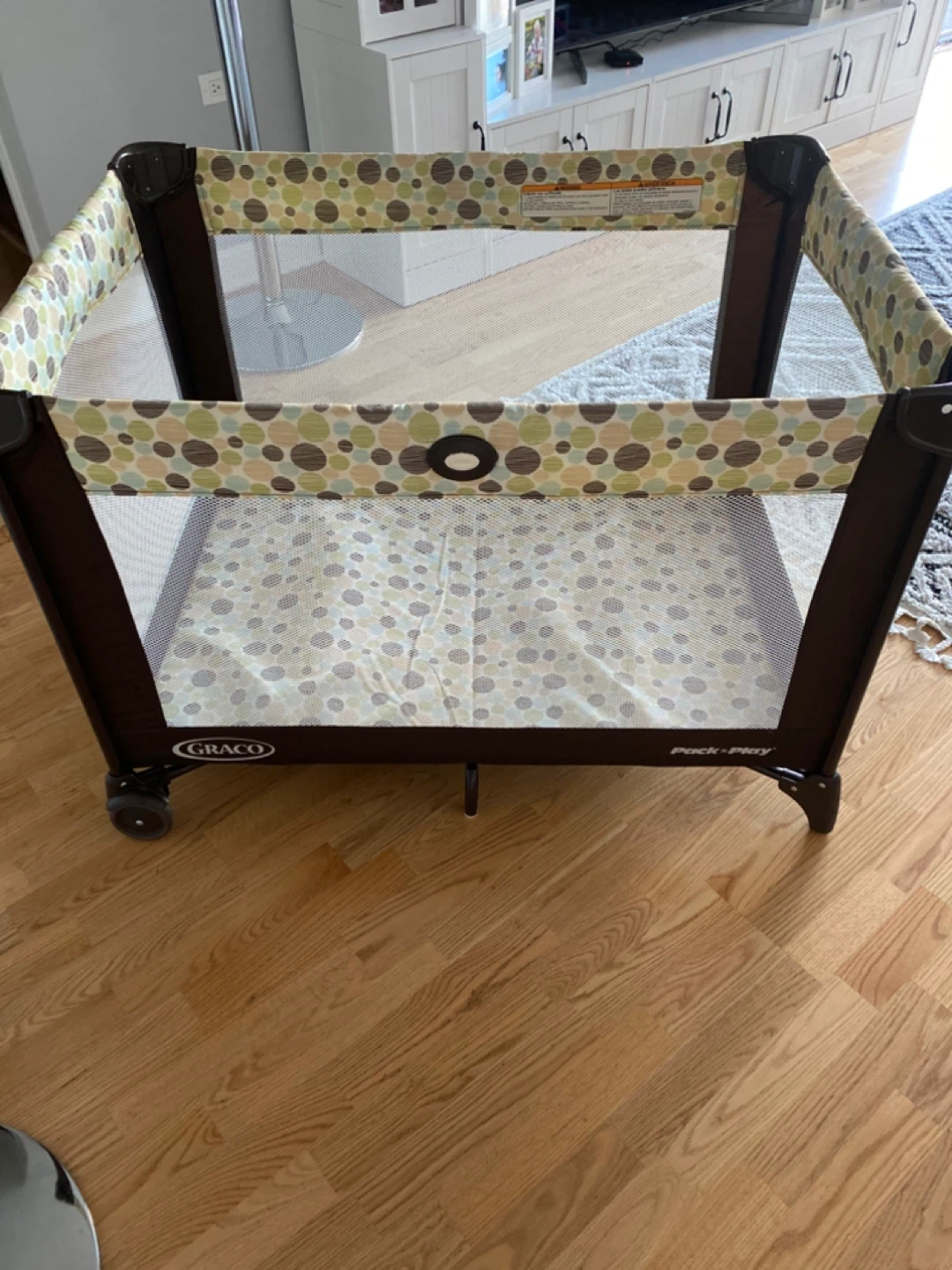 Graco Pack 'n Play Playard with Mattress & Sheet - photo 2