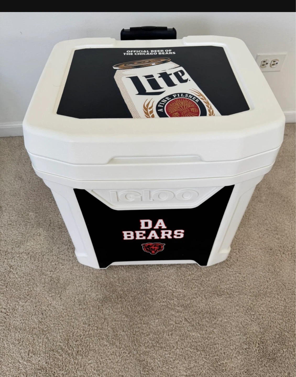 IGLOO With Logo On It; DA BEARS  62 qt Cooler