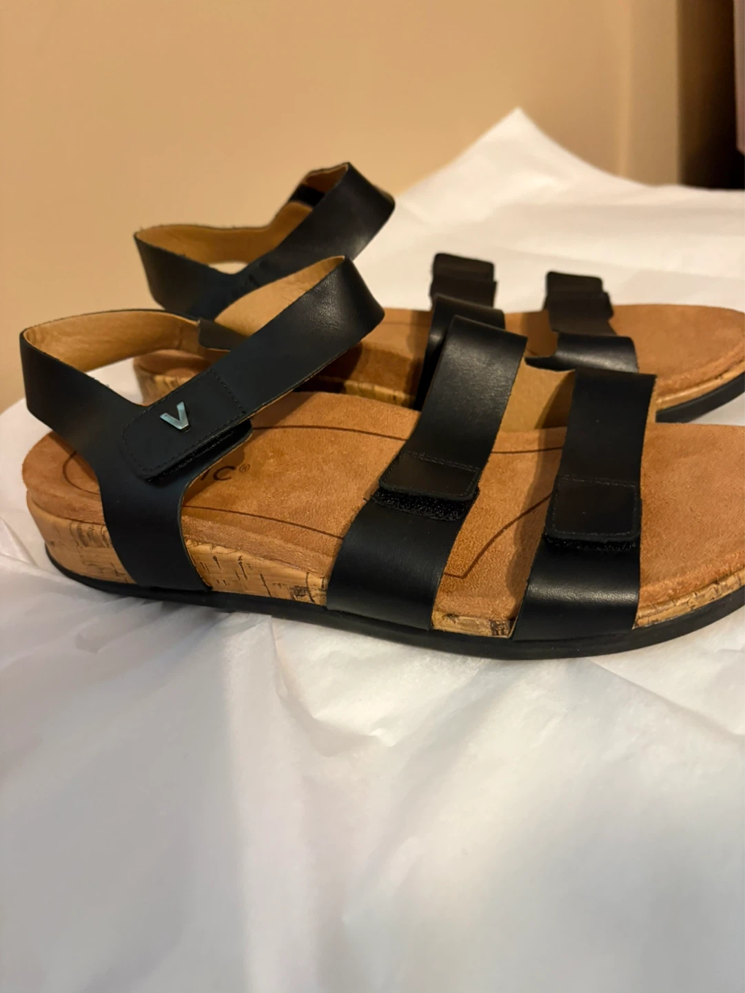 New Vionic Black Leather Sandals Size 7 - photo 4