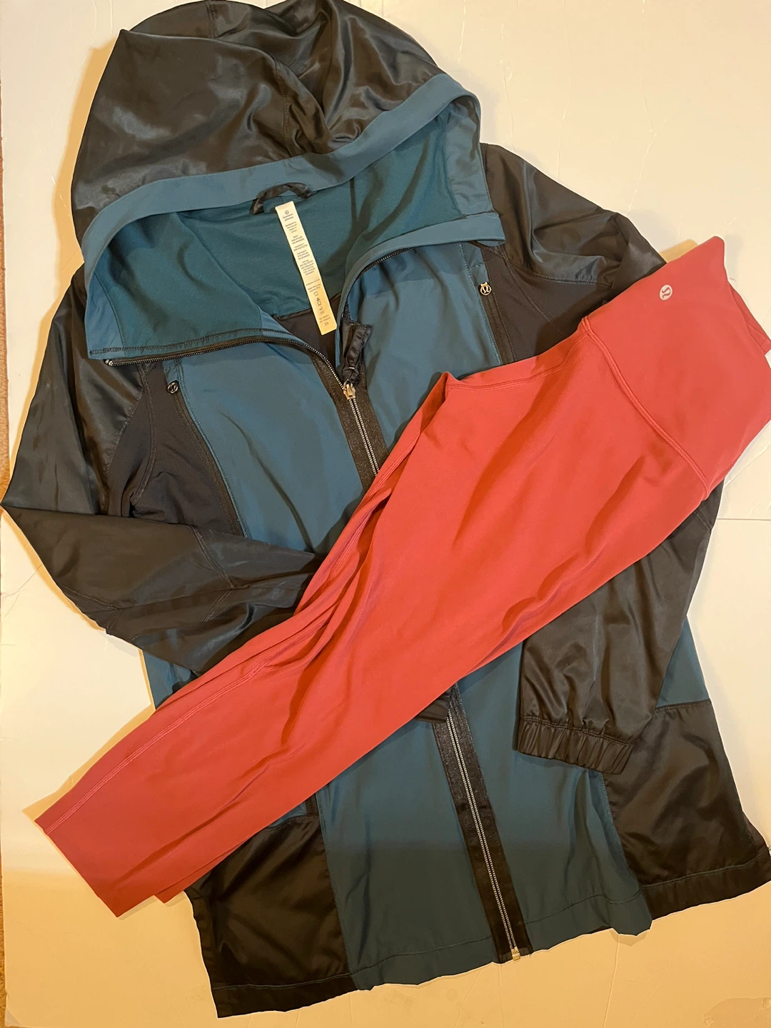 Lululemon Hooded Jacket and Leggings Set