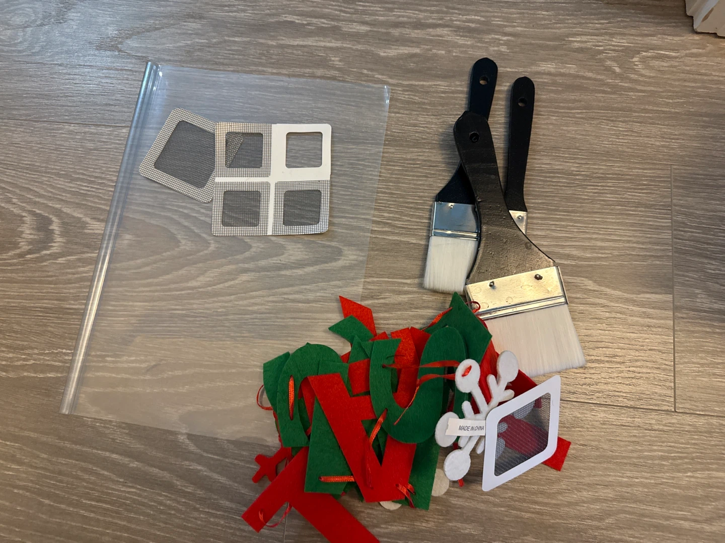 Christmas Craft Kit and Paintbrushes etc…