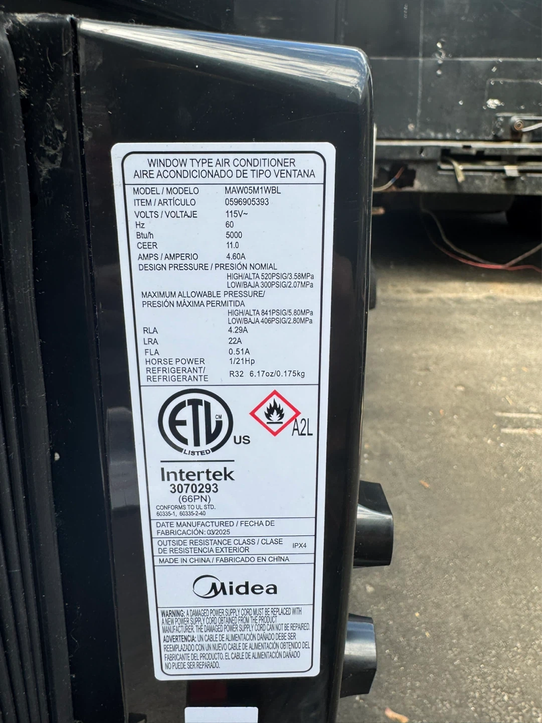 Midea Window Air Conditioner - photo 2
