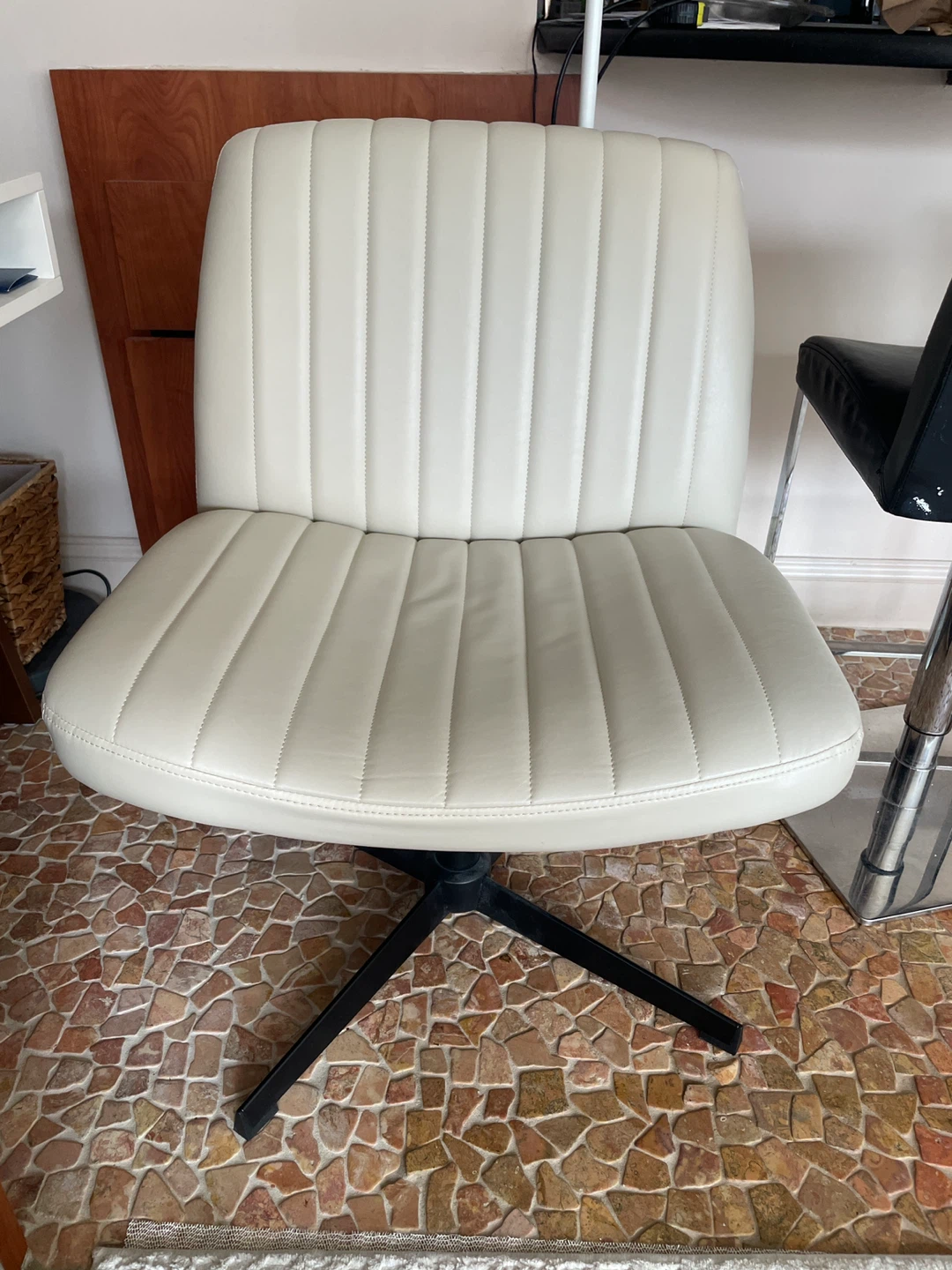 Cream White Padded Criss Cross Office Chair