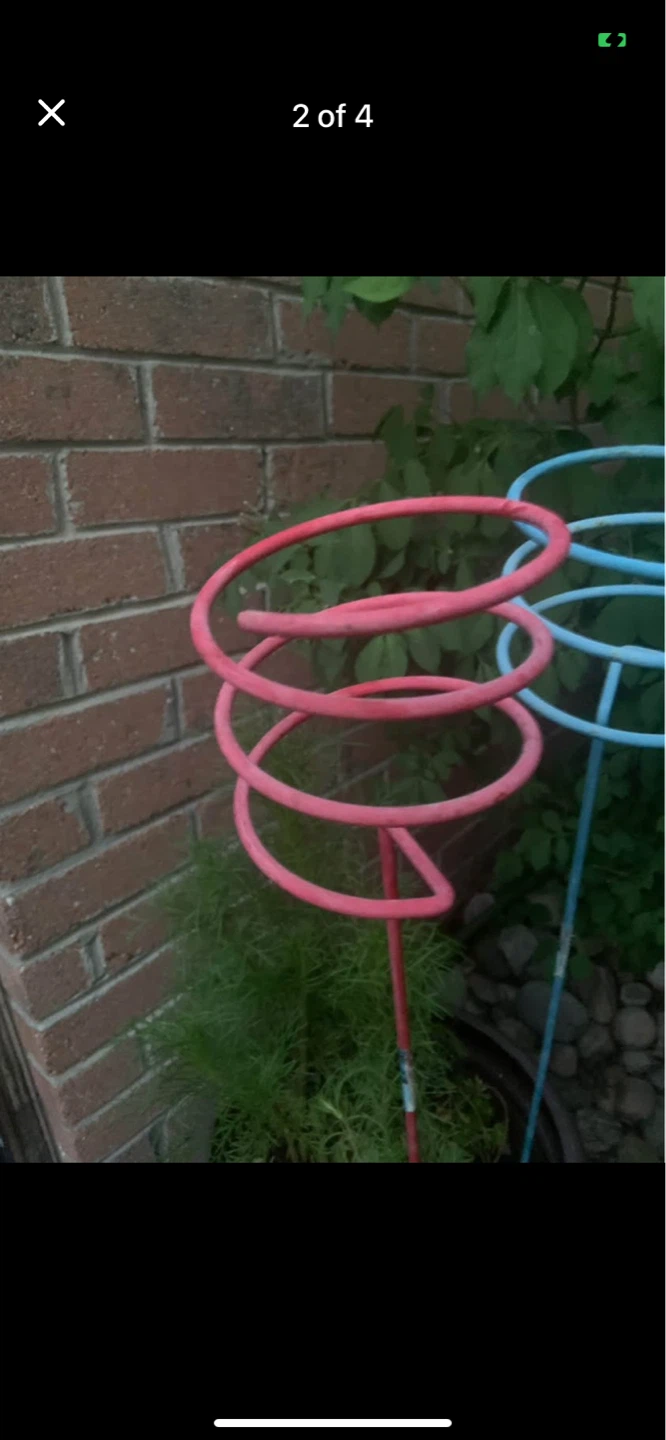 2 METAL YARD BEVERAGE HOLDER STAKES ! 2/$5 - photo 2