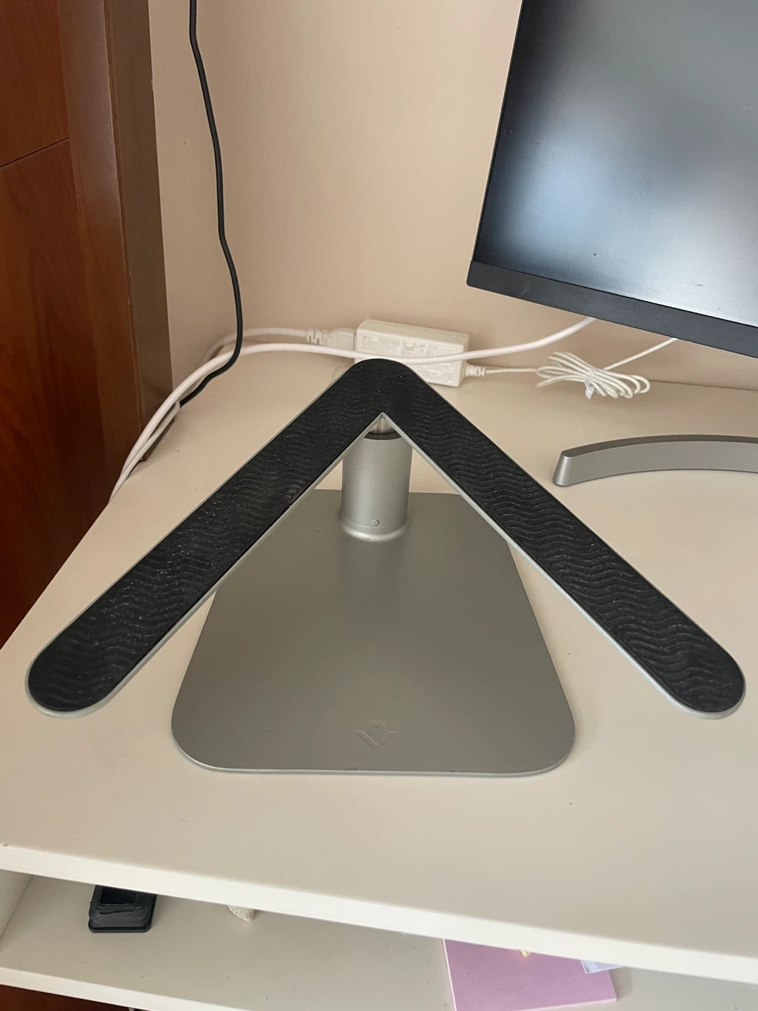 HiRise adjustable MacBook /laptop stand