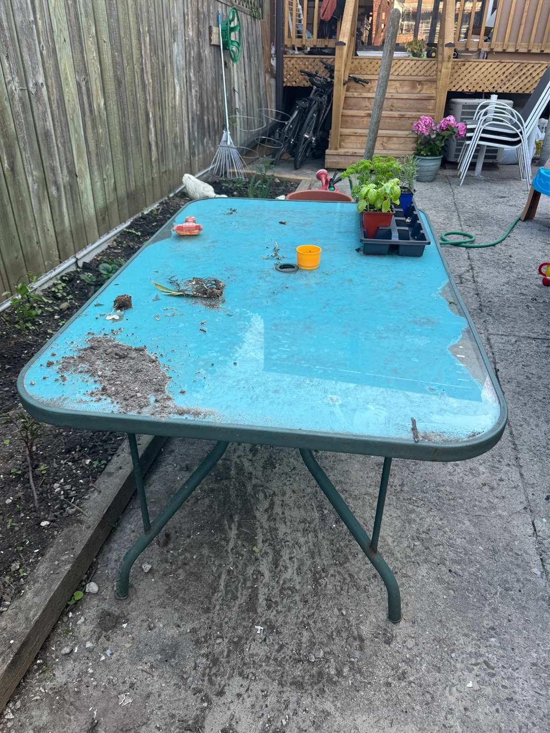 Free patio table