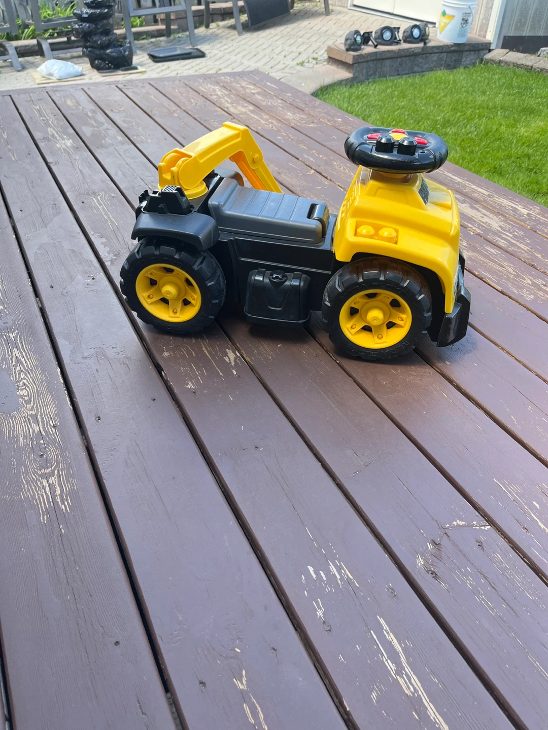 CAT Ride-On Excavator Toy
