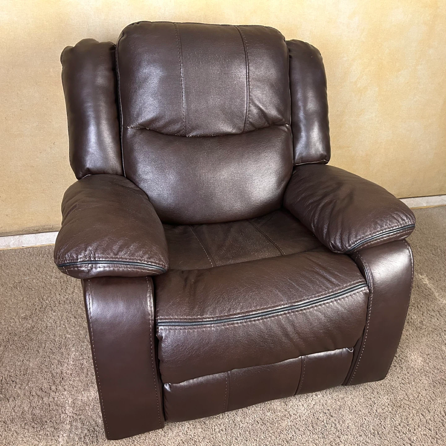 FREE BONDED LEATHER RECLINER! DELIVERY AVAILABLE!