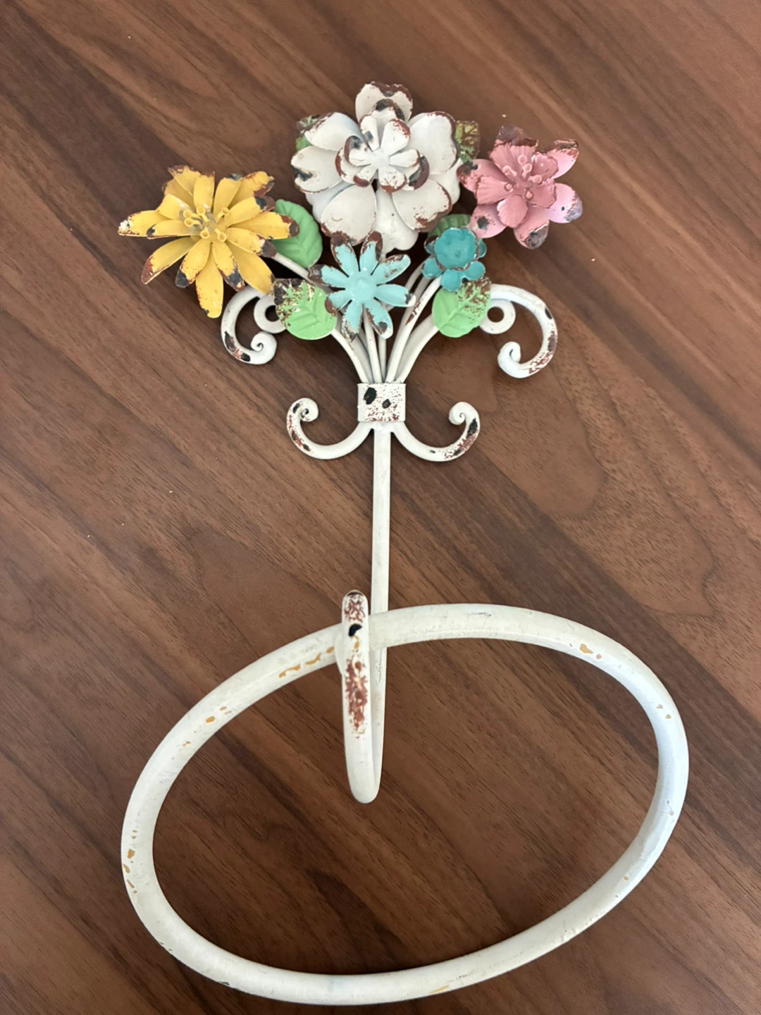 Vintage look Decorative Wall Mounted Towel Holder - photo 2