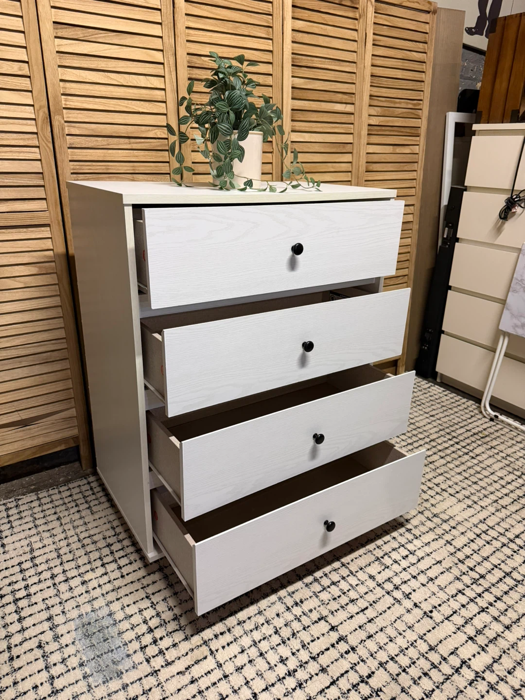 White 4-Drawer Dresser - photo 3