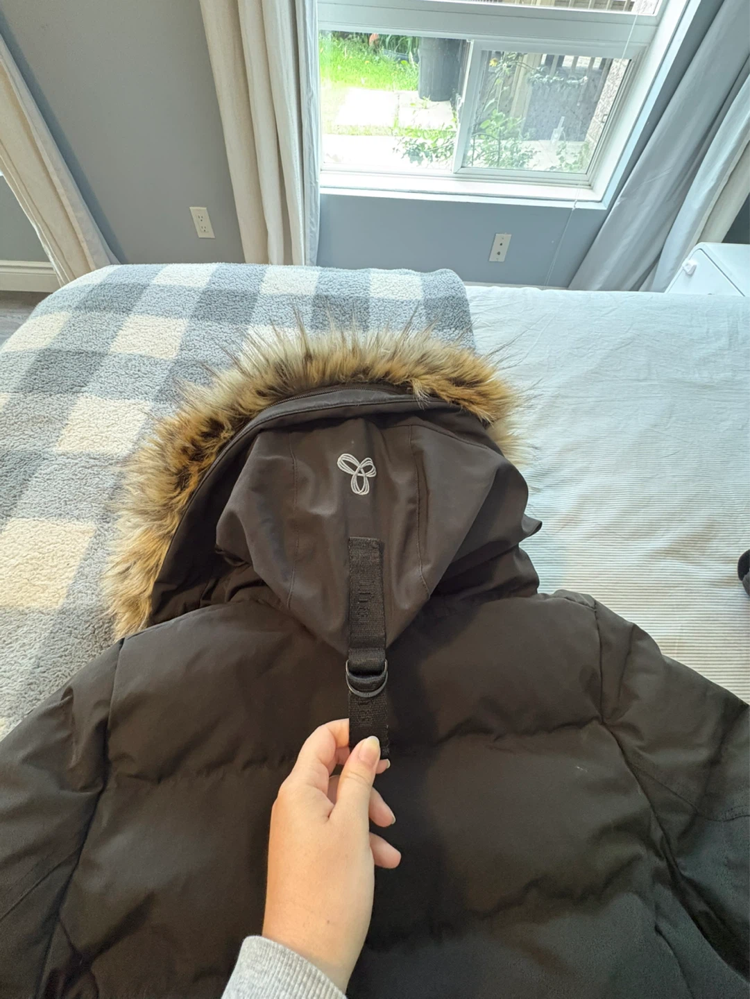 Aritzia Black Parka Jacket - photo 4