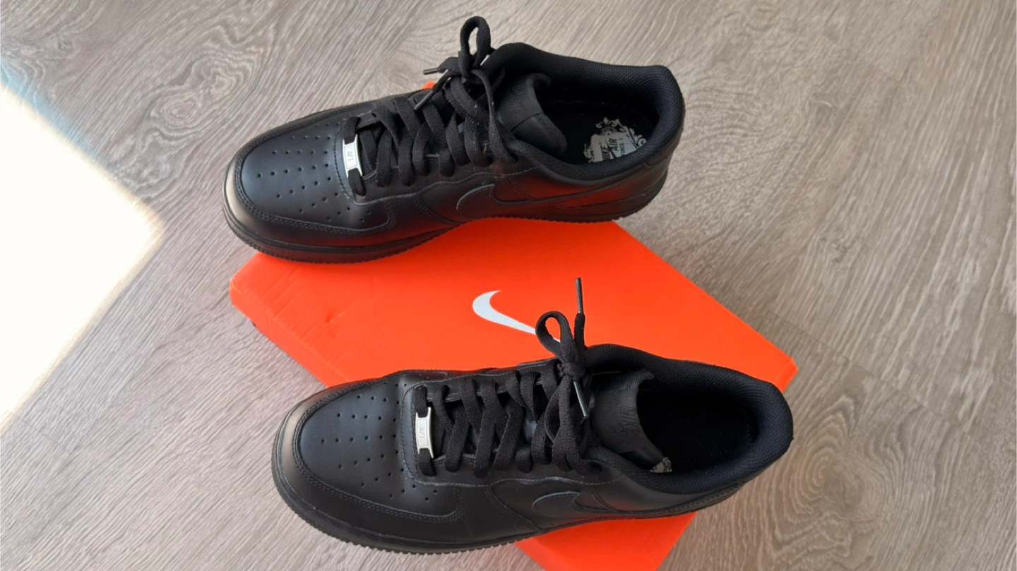 Nike Air Force 1 Black Leather Sneakers 10.5 - photo 2