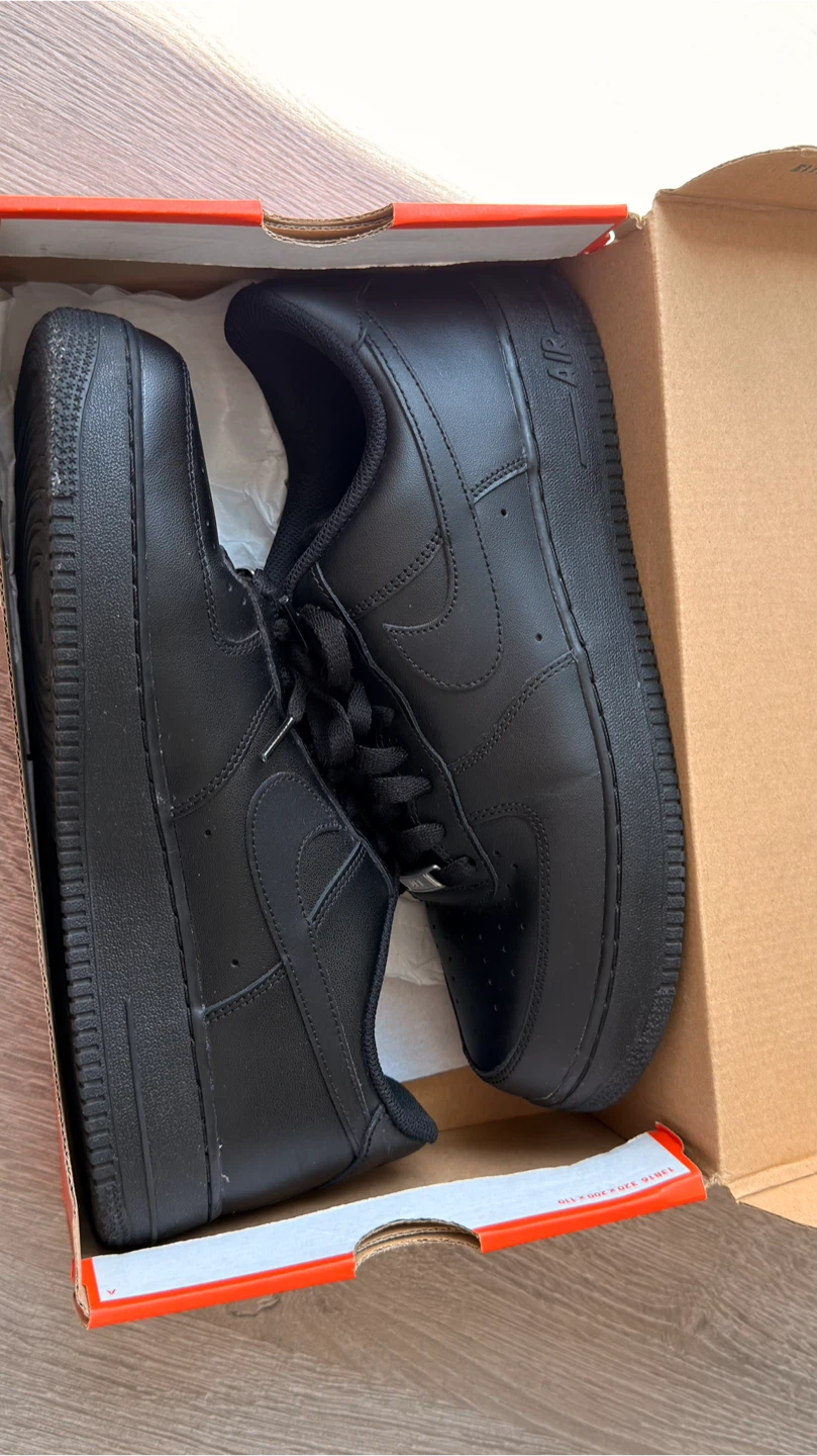 Nike Air Force 1 Black Leather Sneakers 10.5 - photo 4