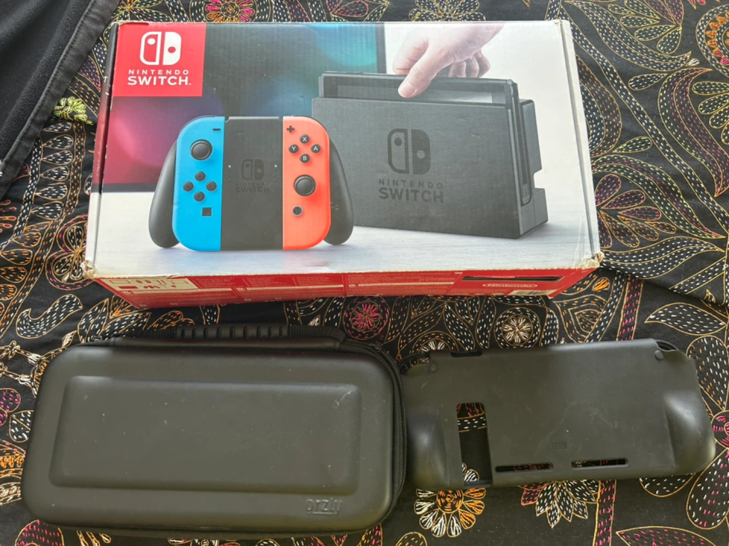 $205 or BO for Switch 1 Ver 1 w/ 8 Digital Games and 2 Cases