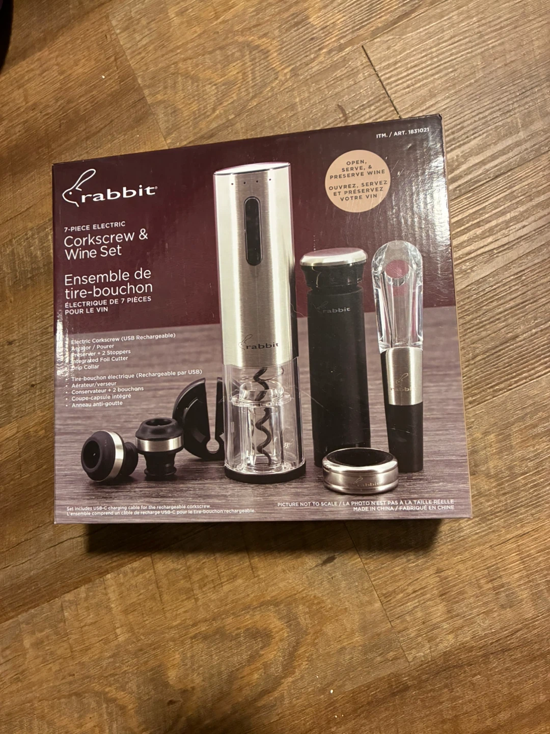BNIB 7 piece Electric Wine Accessory Kit