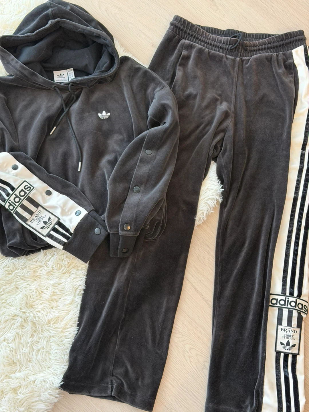 Adidas Velour Tracksuit Hoodie & Pants Set - photo 2