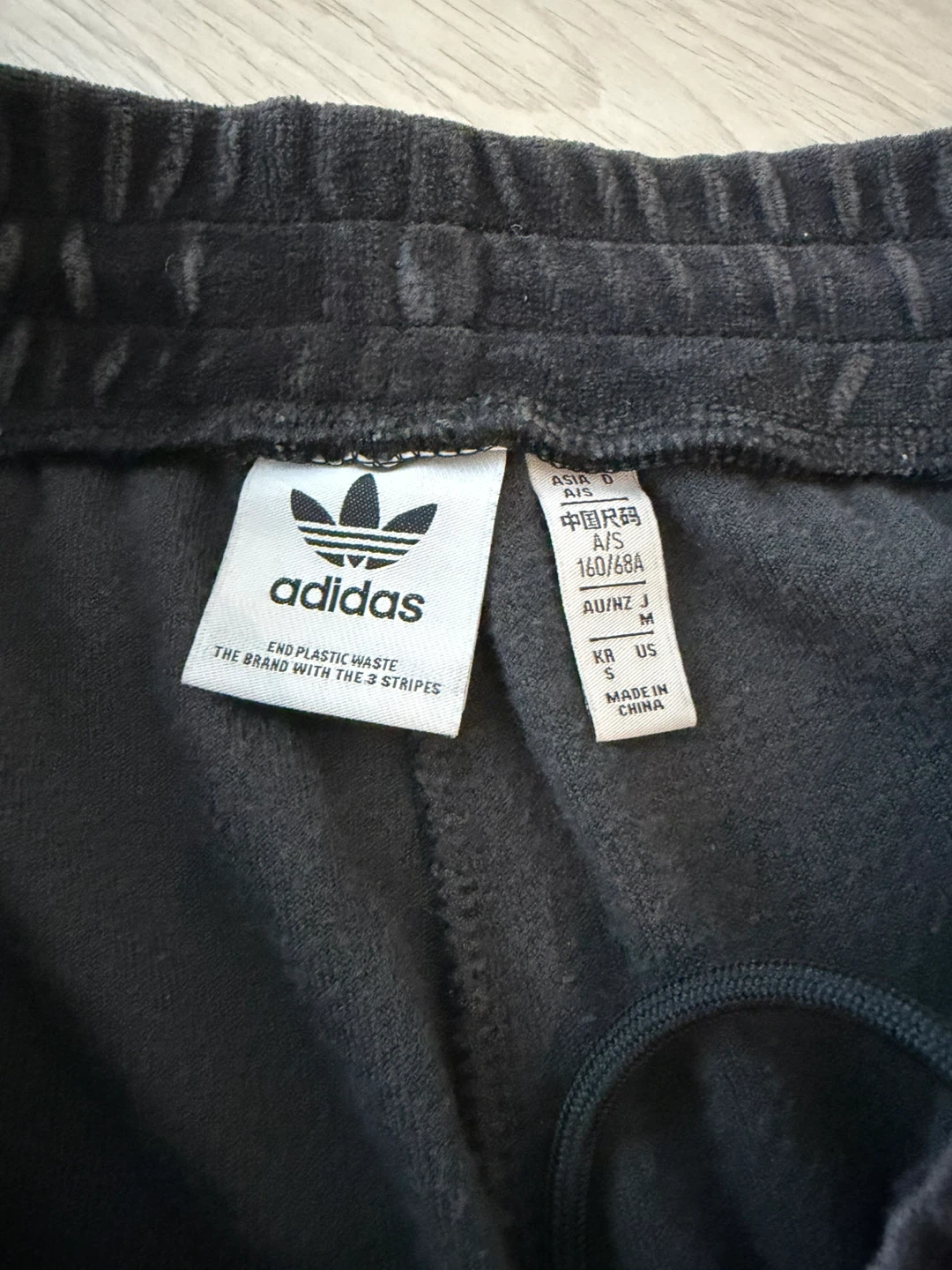 Adidas Velour Tracksuit Hoodie & Pants Set - photo 4