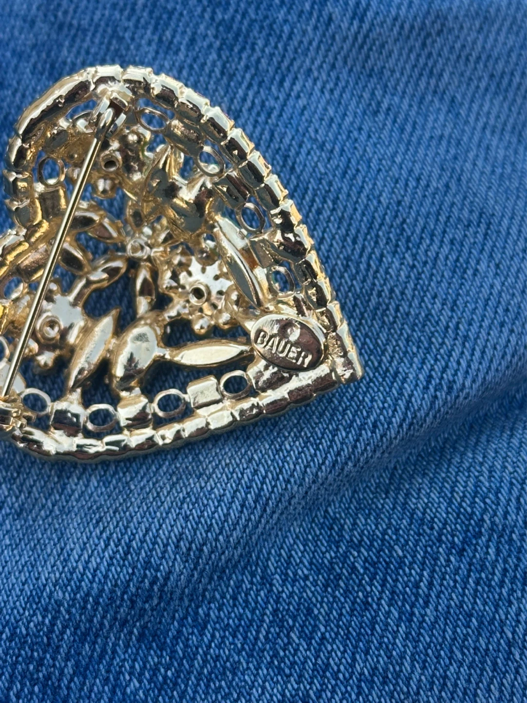 Signed Vintage Dorothy Bauer rhinestone heart and flowers brooch - photo 3
