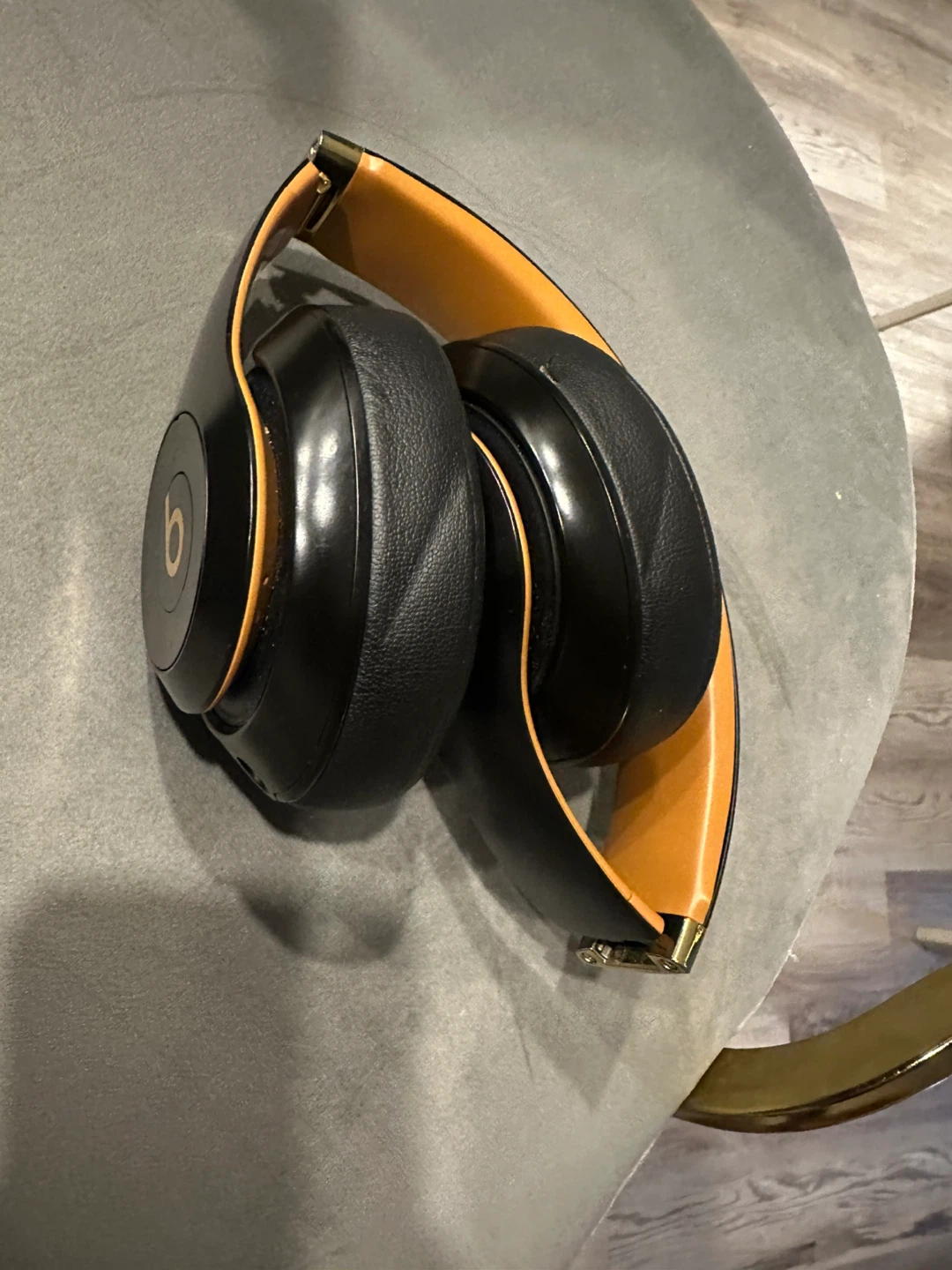 Beats Studio3 Wireless Over-Ear Headphones - Black/Tan - photo 2