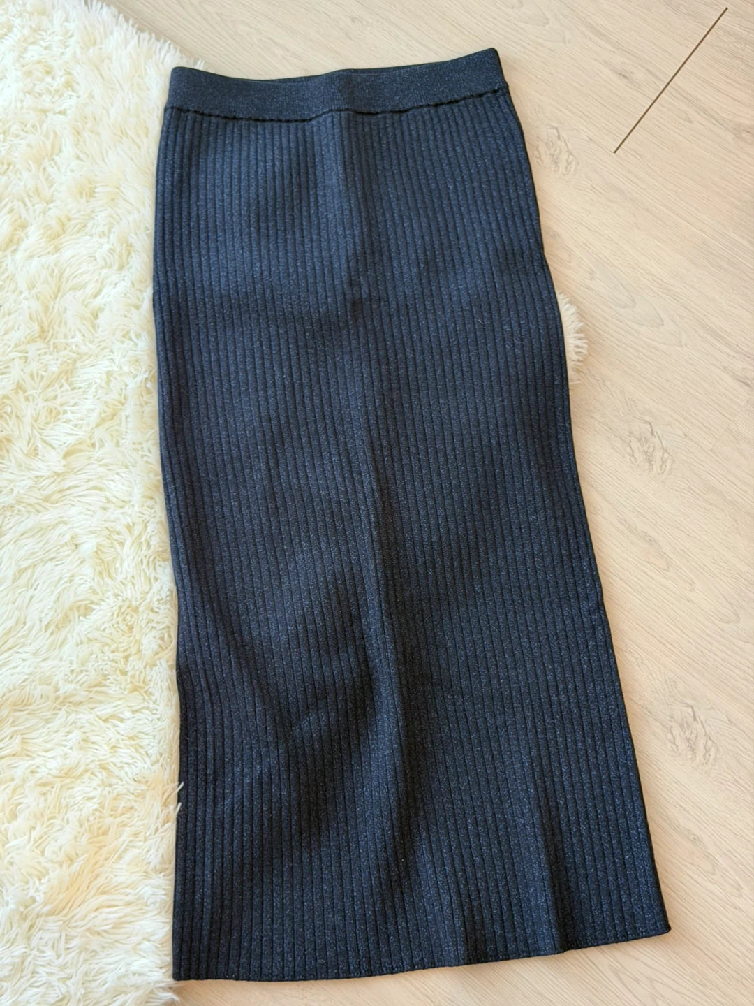 Ribbed Knit Midi Skirt with Slit