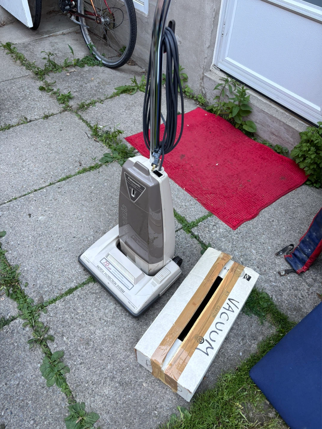 Panasonic Upright Vacuum Cleaner - photo 2