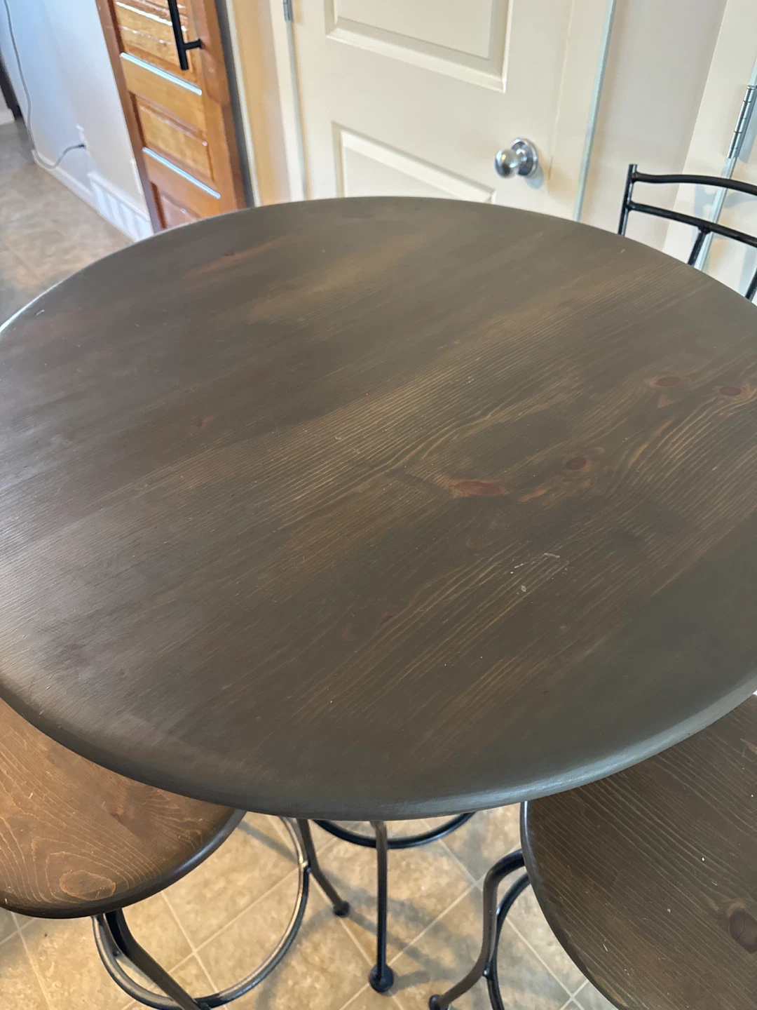 Round Pub Table with 4Bar Stools - photo 2
