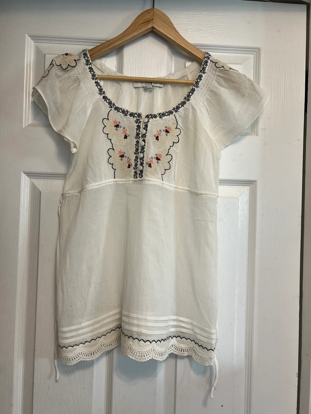 New Women's Tops - Size Small