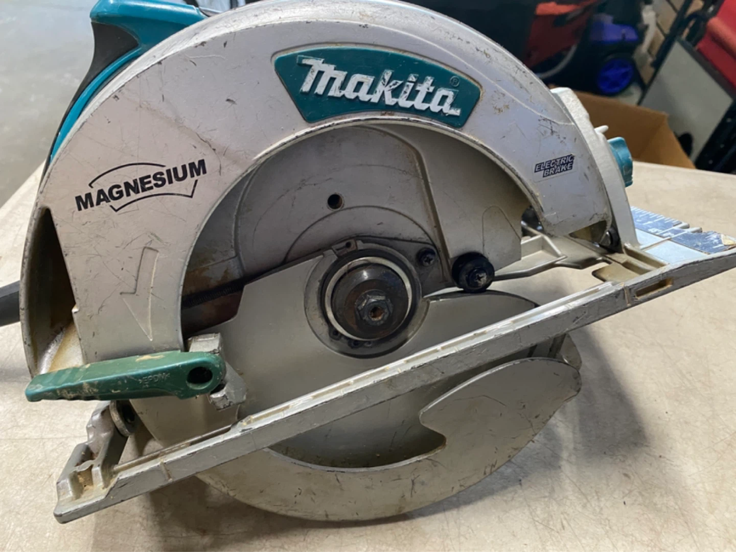 Makita 8-1/4” magnesium circular saw - photo 4