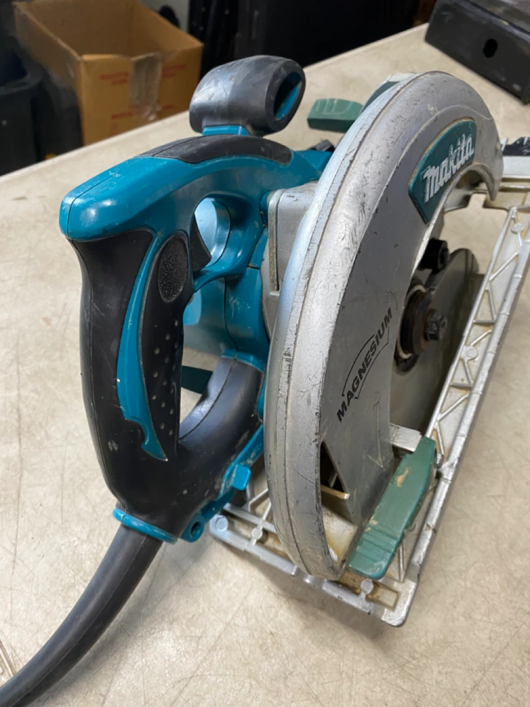 Makita 8-1/4” magnesium circular saw - photo 3