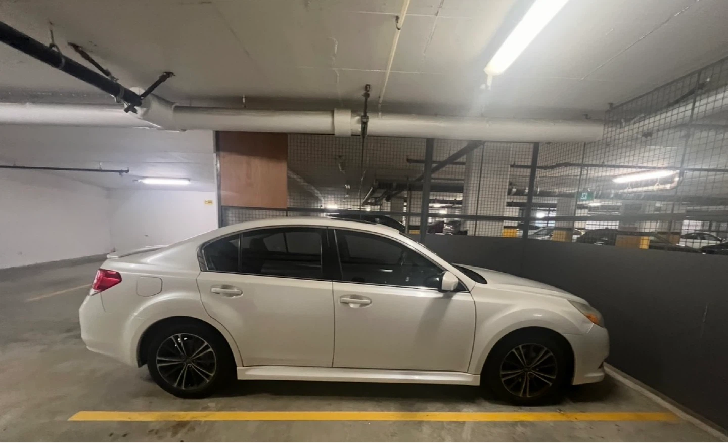 Local No-Accident White Subaru Legacy AWD w/ CarPlay - photo 3