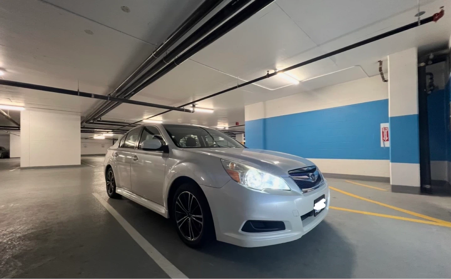 Local No-Accident White Subaru Legacy AWD w/ CarPlay